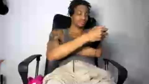 Snapshot of blackbulltitus chatting on 4, 7, 2026 BlackBullTitus online show from 4, 7, 2026