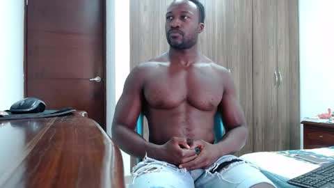 Snapshot of blacknikes chatting on 19, 5, 2026 Twtter 1MikeBeckford Onlyfns beckfordmike online show from 19, 5, 2026