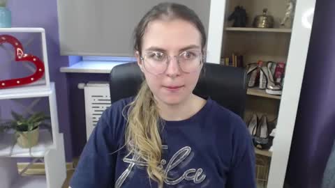 Z O E Y online show from 20, 12, 2024