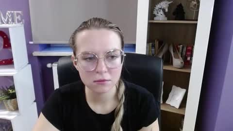 Z O E Y online show from 13, 11, 2025