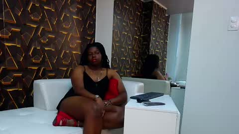 Snapshot of blackvelvet013 chatting on 15, 12, 2025 blackvelvet013 online show from 15, 12, 2025