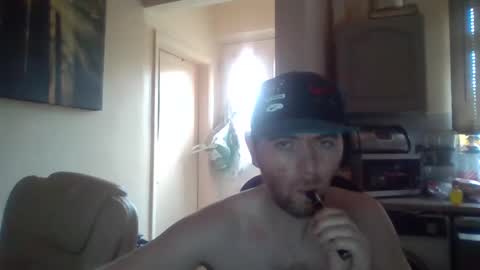 Snapshot of blackvswhite2022 chatting on 24, 2, 2025 blackvswhite2022 online show from 24, 2, 2025