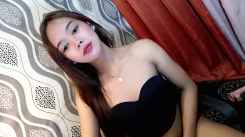 sweetyluna online show from 2, 1, 2025