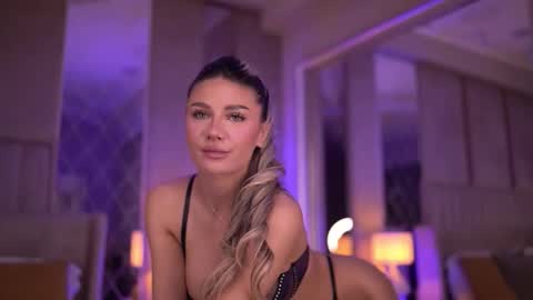 Snapshot of blairsanders chatting on 18, 12, 2025 BlairSanders online show from 18, 12, 2025