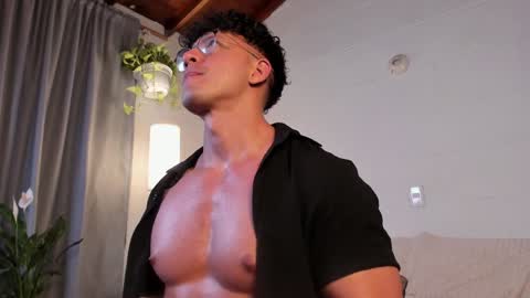 Blake Levi  Independent Model online show from 10, 1, 2025