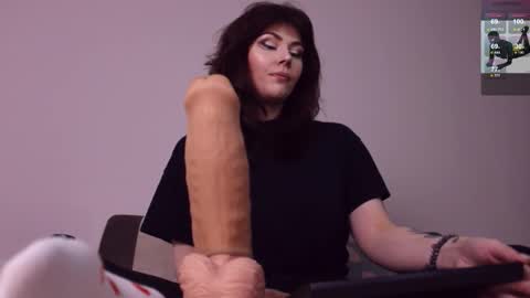 Snapshot of blake_luna chatting on 18, 12, 2025 Britney online show from 18, 12, 2025