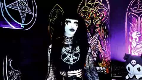 Snapshot of blasphemiangxrl chatting on 1, 11, 2025 online show from 1, 11, 2025