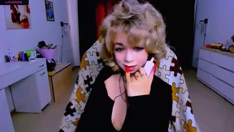 Snapshot of blinkofeyes chatting on 14, 9, 2025 Nicole online show from 14, 9, 2025