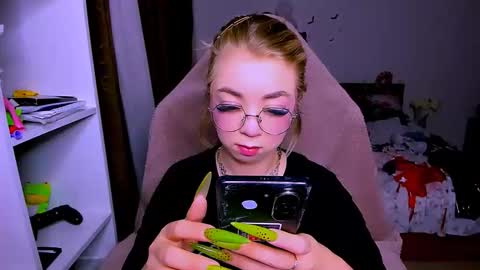 Nicole online show from 22, 12, 2025