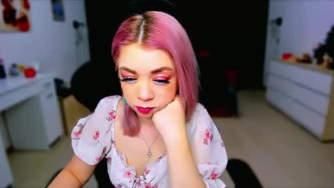 Nicole online show from 15, 1, 2025