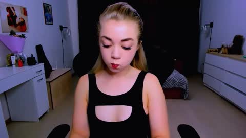 Nicole online show from 6, 10, 2025