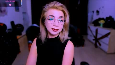 Nicole online show from 23, 10, 2025