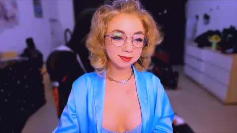 Nicole online show from 31, 10, 2025