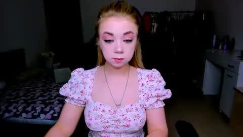 Snapshot of blinkofeyess chatting on 31, 5, 2026 Nicole online show from 31, 5, 2026