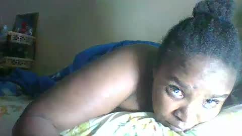 Snapshot of bliss_baeb chatting on 8, 9, 2025 bliss_baeb online show from 8, 9, 2025