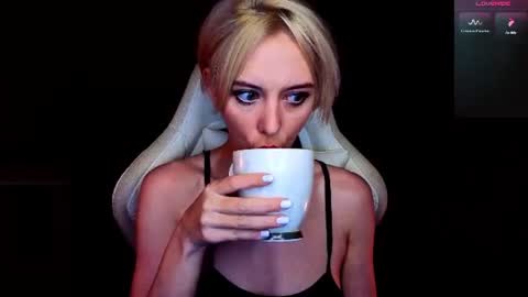 blond_ice_ann online show from 12, 7, 2026