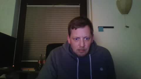 Snapshot of blonde32m chatting on 15, 12, 2024 blonde32m online show from 15, 12, 2024