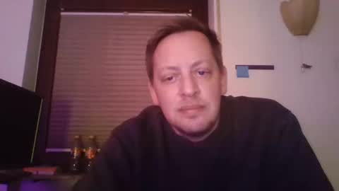 Snapshot of blonde32m chatting on 30, 12, 2024 blonde32m online show from 30, 12, 2024