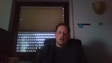 Snapshot of blonde32m chatting on 17, 1, 2025 blonde32m online show from 17, 1, 2025