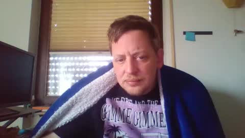 Snapshot of blonde32m chatting on 9, 2, 2025 blonde32m online show from 9, 2, 2025