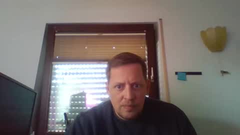 Snapshot of blonde32m chatting on 27, 9, 2025 blonde32m online show from 27, 9, 2025