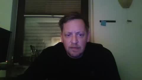 Snapshot of blonde32m chatting on 15, 11, 2025 blonde32m online show from 15, 11, 2025