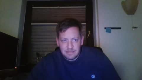 Snapshot of blonde32m chatting on 20, 11, 2025 blonde32m online show from 20, 11, 2025