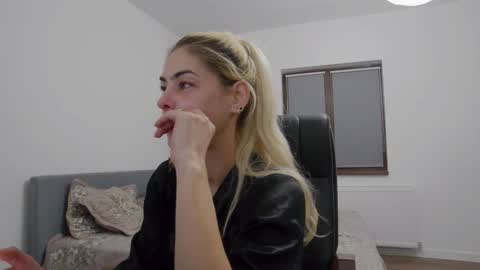 blonde4pasion online show from 6, 12, 2024