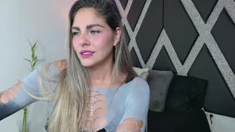 Snapshot of blonde_cat1515 chatting on 8, 6, 2026 alejandra online show from 8, 6, 2026