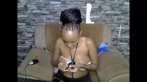 blonde_creamy online show from 9, 6, 2026