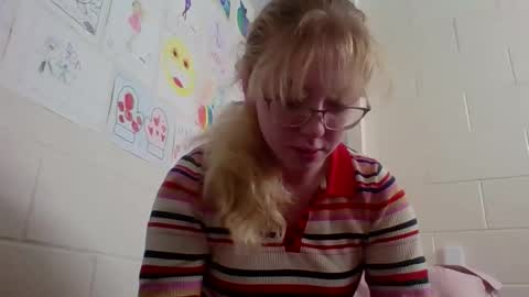 Snapshot of blonde_katie chatting on 14, 2, 2026 Katie online show from 14, 2, 2026