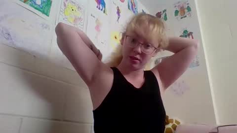 Snapshot of blonde_katie chatting on 15, 2, 2026 Katie online show from 15, 2, 2026