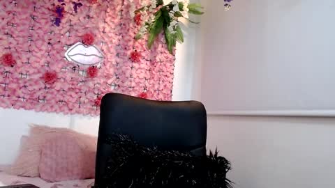 blonde_squirt_ online show from 22, 12, 2024