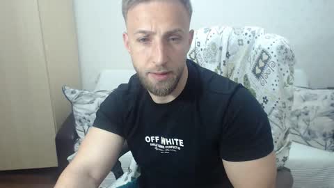 Snapshot of blondeagle chatting on 1, 5, 2026 Mr Blond online show from 1, 5, 2026