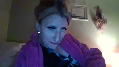 Snapshot of blondebellaaa3 chatting on 8, 12, 2024 Gia online show from 8, 12, 2024