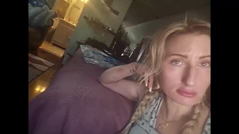Snapshot of blondebellaaa3 chatting on 3, 1, 2025 Gia online show from 3, 1, 2025