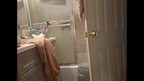 Snapshot of blondebellaaa3 chatting on 5, 1, 2025 Gia online show from 5, 1, 2025