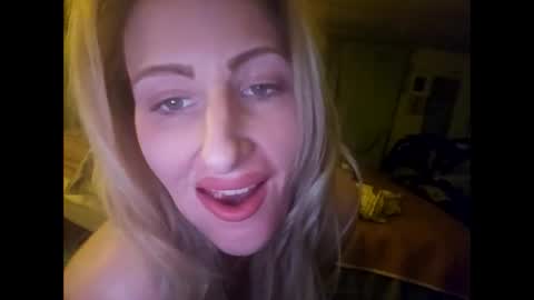 Snapshot of blondebellaaa3 chatting on 8, 1, 2025 Gia online show from 8, 1, 2025