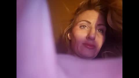 Snapshot of blondebellaaa3 chatting on 10, 1, 2025 Gia online show from 10, 1, 2025