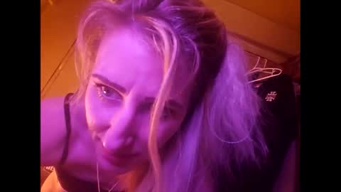 Snapshot of blondebellaaa3 chatting on 12, 2, 2025 Gia online show from 12, 2, 2025