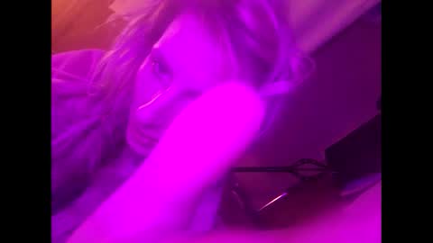 Snapshot of blondebellaaa3 chatting on 1, 3, 2025 Gia online show from 1, 3, 2025