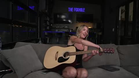 Snapshot of blondefoxsilverfox chatting on 15, 7, 2026 blondefoxsilverfox online show from 15, 7, 2026