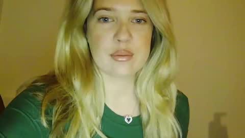 Snapshot of blondie6767 chatting on 18, 10, 2025 blondie6767 online show from 18, 10, 2025