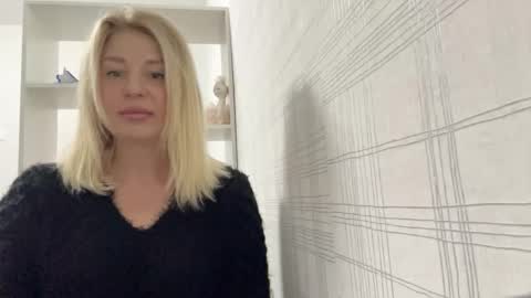 blondie_xoxoxo online show from 26, 9, 2025