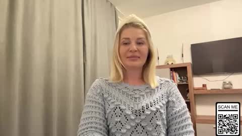 blondie_xoxoxo online show from 4, 10, 2025
