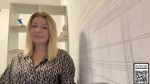 blondie_xoxoxo online show from 14, 10, 2025