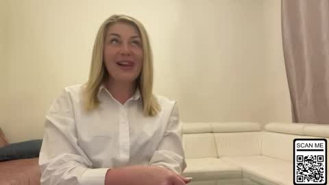 Snapshot of blondie_xoxoxo chatting on 12, 5, 2026 blondie_xoxoxo online show from 12, 5, 2026