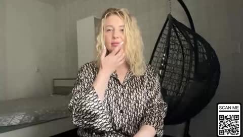 Snapshot of blondie_xoxoxo chatting on 26, 5, 2026 blondie_xoxoxo online show from 26, 5, 2026