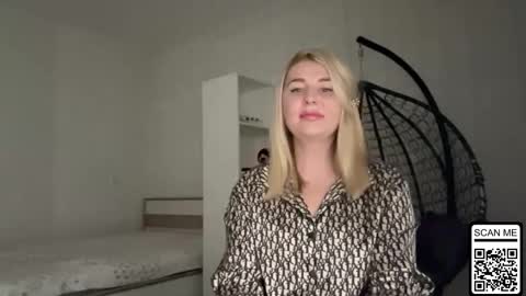 Snapshot of blondie_xoxoxo chatting on 5, 6, 2026 blondie_xoxoxo online show from 5, 6, 2026