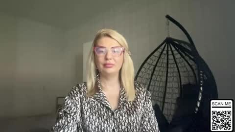 Snapshot of blondie_xoxoxo chatting on 10, 6, 2026 blondie_xoxoxo online show from 10, 6, 2026